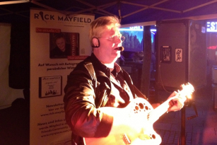 Alleinunterhalter mit Live-Musik in Rüsselsheim am Main Alleinunterhalter mit Live-Musik in Rüsselsheim am Main